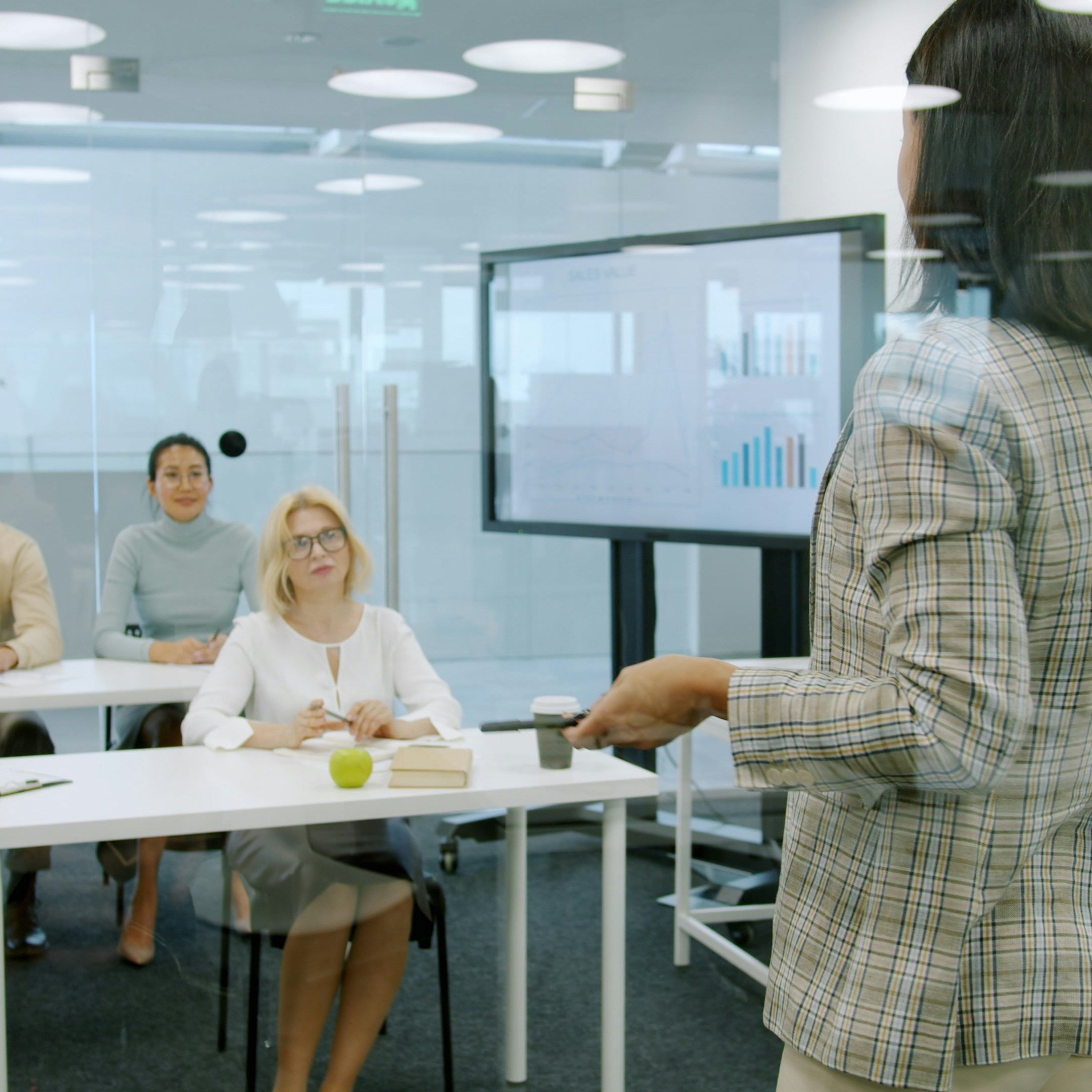 Adopción y Capacitación de Equipos en Inteligencia Artificial